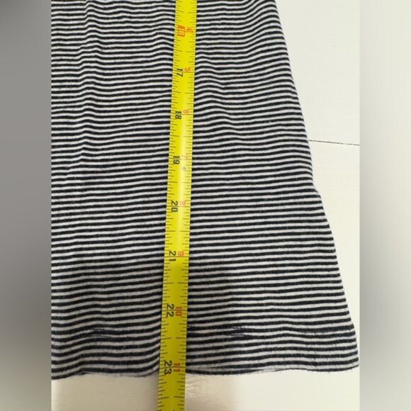 Banana Republic women’s striped t-shirt with gold neckline size XS - Picture 2 of 10